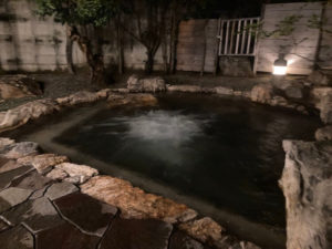 湯巡り日本一周Nバン車中泊30湯目 ホテルなはりの日帰り温泉の露天風呂