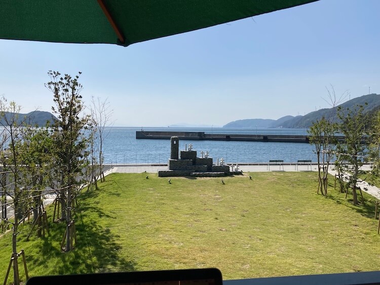 湯巡りNバン日本一周車中泊37日目 国道九四フェリー三崎港のおすすめレストラン しらす食堂はなはなから眺める海