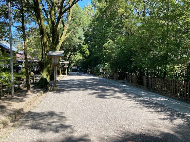日本一周Nバン車中泊39日目天岩戸神社は高千穂峡から10km、駐車場に車を停めて参道へ