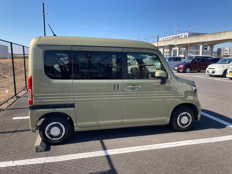 Nバンホイールはコレが正解！ホンダ純正センターキャップ装着　納車直後、ホンダ純正ホイールキャップ装着したままのN-van