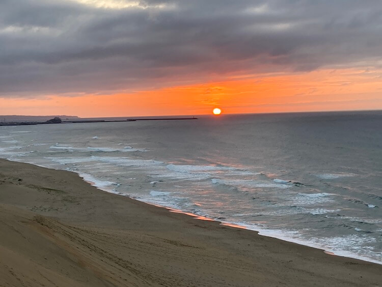 鳥取砂丘の風紋と絶景夕陽
